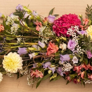 Coussin allongé couleur pastel avec jetée d'un côté (D02)